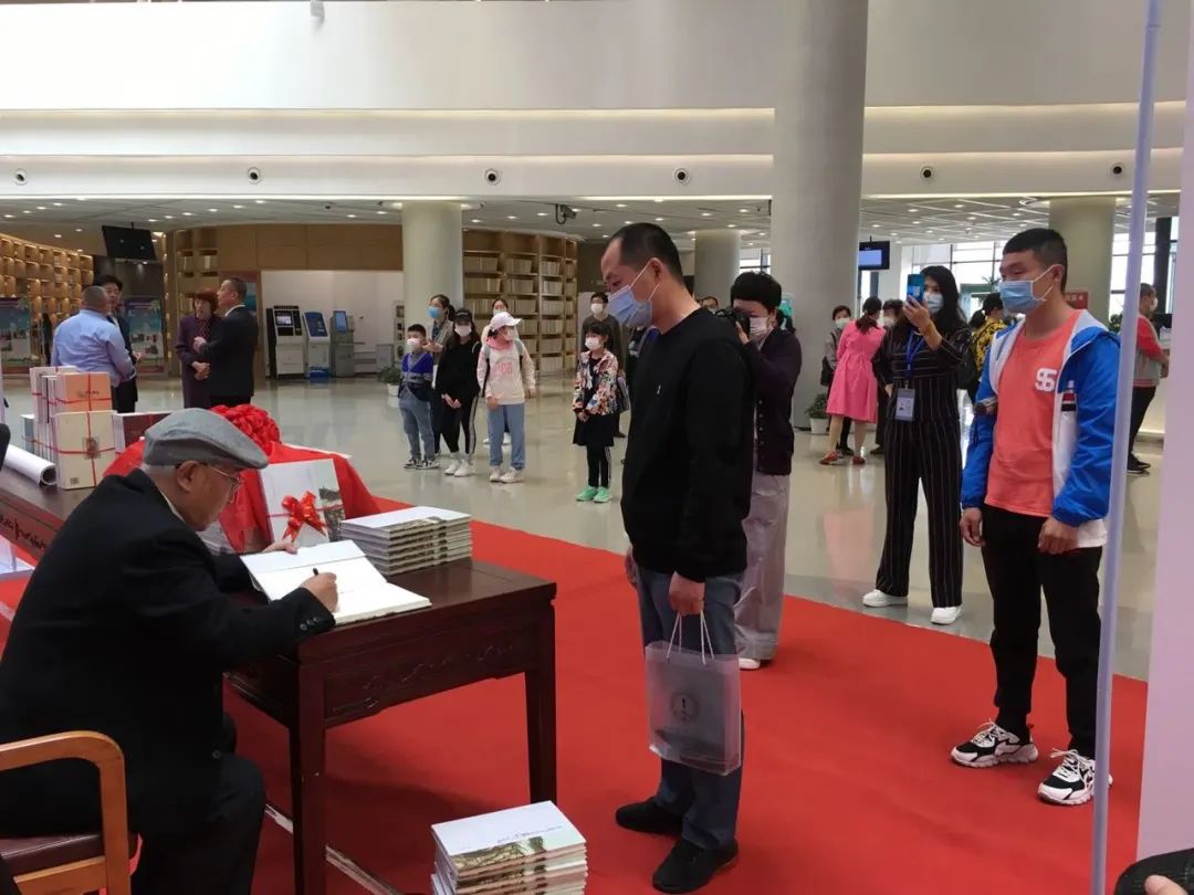 让历史发声，为时代留痕——中国甲午战争博物院举办《书画刘公岛》新书发布暨捐赠活动